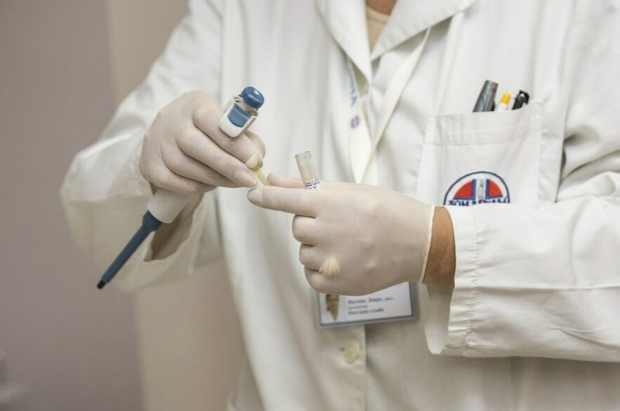 Liječnik dijagnosticira humani papiloma virus
